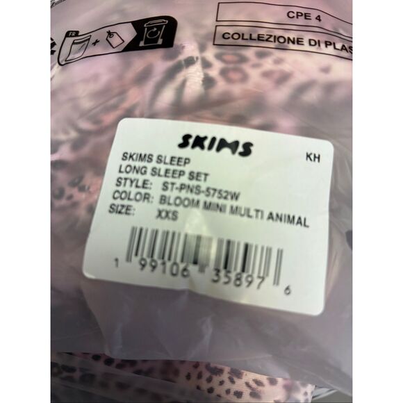 SKIMS NWT Sleep Long Sleeve Bloom Mini Multi Animal Print in Pink Various Sizes - Picture 11 of 13